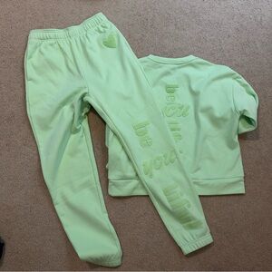 NWOT Light Green Sweatpants and Sweatshirt Set